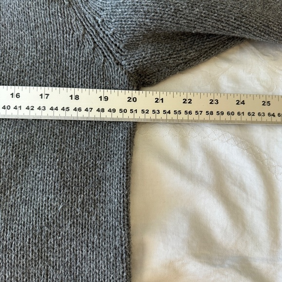 Tommy Hilfiger Luxury Blend Men's Gray Logo Long Sleeve Knit Sweater‎ Large - Picture 9 of 14